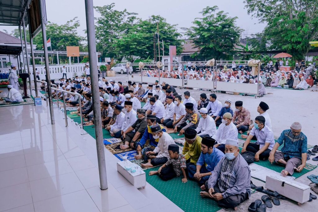 Warga Marpoyan Damai Salat Minta Hujan